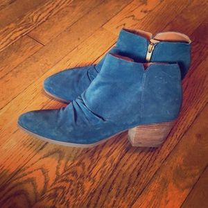 🎶 Franco Sarto blue suede shoes!